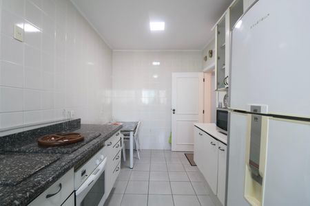 Apartamento para alugar com 259m², 4 quartos e 2 vagasCozinha
