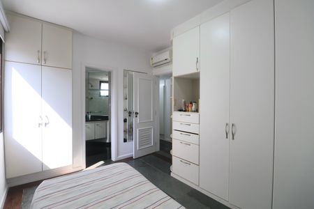 Apartamento para alugar com 259m², 4 quartos e 2 vagasSuíte 2