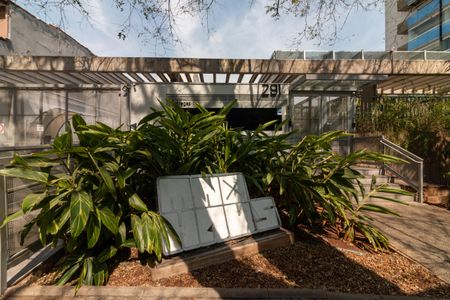 Apartamento para alugar com 74m², 1 quarto e 1 vagaFachada e portaria