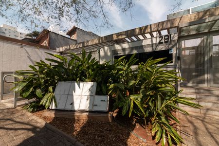 Apartamento para alugar com 74m², 1 quarto e 1 vagaFachada e portaria