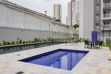 Apartamento à venda com 42m², 1 quarto e sem vagaÁrea comum - Piscina