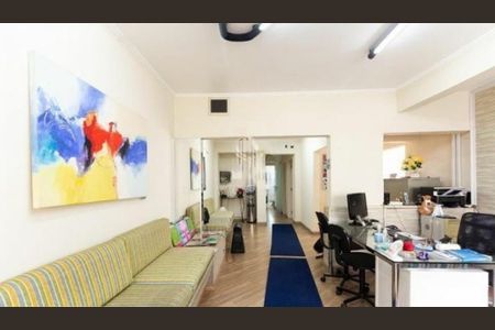 Casa à venda com 3 quartos, 200m² em Vila Nova Conceição, São Paulo