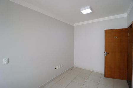 Sala de apartamento para alugar com 2 quartos, 59m² em Santa Mônica, Uberlândia