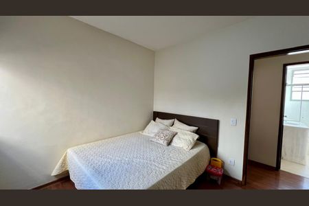 Apartamento à venda com 90m², 3 quartos e 1 vagaQuarto 2