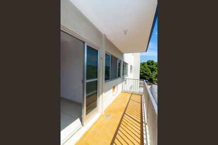 Apartamento para alugar com 90m², 2 quartos e 1 vagaSacada