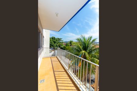 Apartamento para alugar com 90m², 2 quartos e 1 vagaSacada