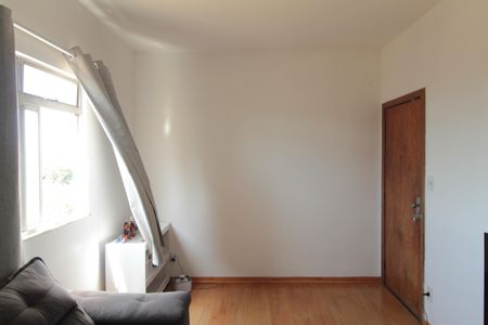 Sala de apartamento à venda com 3 quartos, 100m² em Itamarati, Belo Horizonte