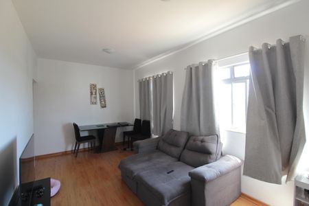 Sala de apartamento à venda com 3 quartos, 100m² em Itamarati, Belo Horizonte