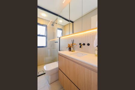 Apartamento à venda com 72m², 1 quarto e 2 vagas Apartamento à venda com 72m², 1 quarto e 2 vagasBanheiro da Suíte