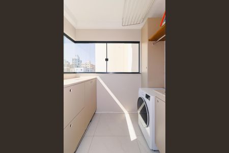 Apartamento à venda com 72m², 1 quarto e 2 vagas Apartamento à venda com 72m², 1 quarto e 2 vagasÁrea de Serviço