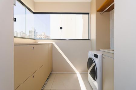 Apartamento à venda com 72m², 1 quarto e 2 vagas Apartamento à venda com 72m², 1 quarto e 2 vagasÁrea de Serviço
