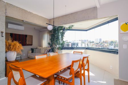 Apartamento à venda com 72m², 1 quarto e 2 vagas Apartamento à venda com 72m², 1 quarto e 2 vagasSala