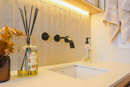 Apartamento à venda com 72m², 1 quarto e 2 vagas Apartamento à venda com 72m², 1 quarto e 2 vagasBanheiro da Suíte