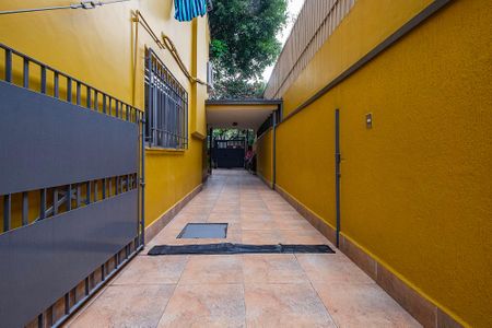 Casa para alugar com 320m², 3 quartos e 5 vagasQuintal