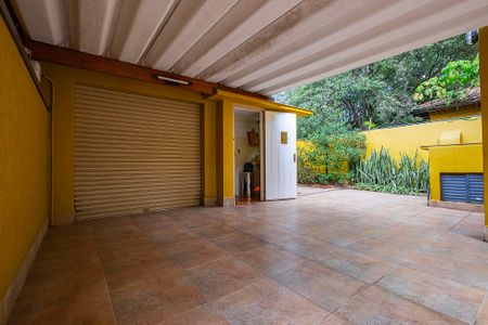 Casa para alugar com 320m², 3 quartos e 5 vagasQuintal