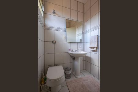 Casa para alugar com 320m², 3 quartos e 5 vagasLavabo