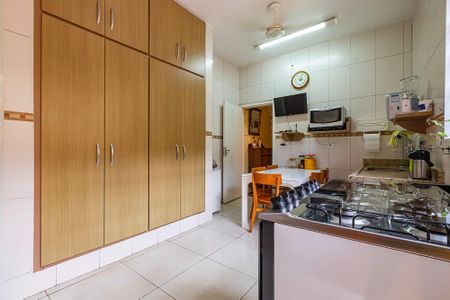 Casa para alugar com 320m², 3 quartos e 5 vagasCozinha