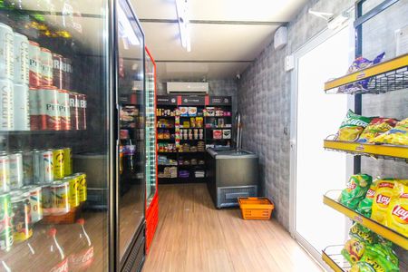 Apartamento à venda com 42m², 2 quartos e 1 vaga Apartamento à venda com 42m², 2 quartos e 1 vagaMini Mercado