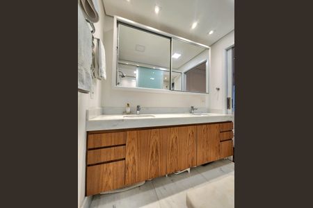 Apartamento à venda com 111m², 3 quartos e 1 vagaBanheiro da Suíte