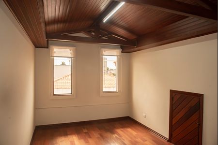 Casa para alugar com 245m², 4 quartos e 3 vagasSótão