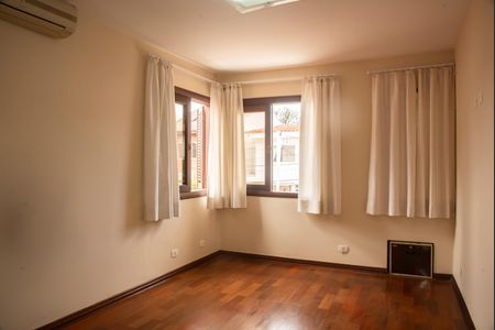 Casa para alugar com 245m², 4 quartos e 3 vagasSuíte 1