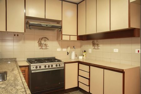 Casa para alugar com 245m², 4 quartos e 3 vagasCozinha