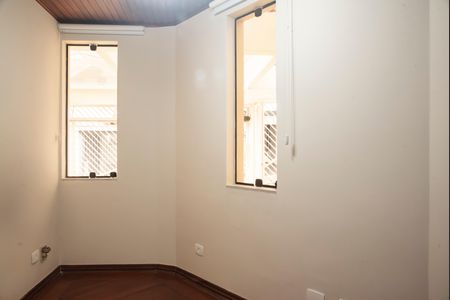 Casa para alugar com 245m², 4 quartos e 3 vagasEscritório