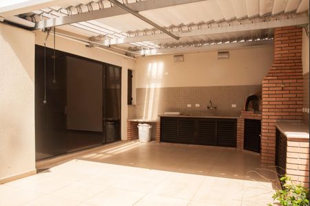 Casa para alugar com 245m², 4 quartos e 3 vagasQuintal