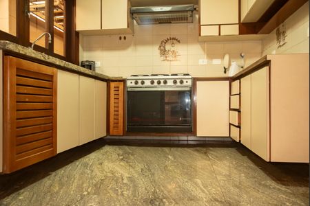 Casa para alugar com 245m², 4 quartos e 3 vagasCozinha