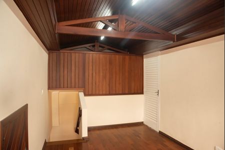 Casa para alugar com 245m², 4 quartos e 3 vagasSótão