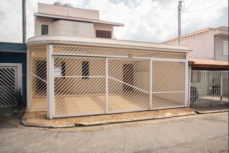 Casa para alugar com 245m², 4 quartos e 3 vagasFachada