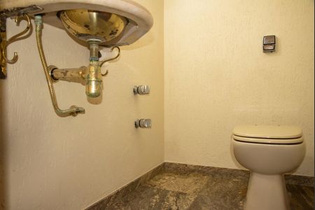 Casa para alugar com 245m², 4 quartos e 3 vagasLavabo