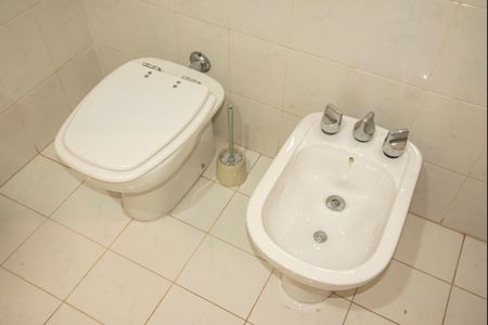 Casa para alugar com 245m², 4 quartos e 3 vagasBanheiro da Suíte 1