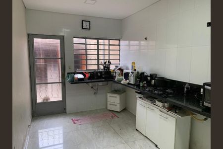 Casa à venda com 260m², 4 quartos e 4 vagas