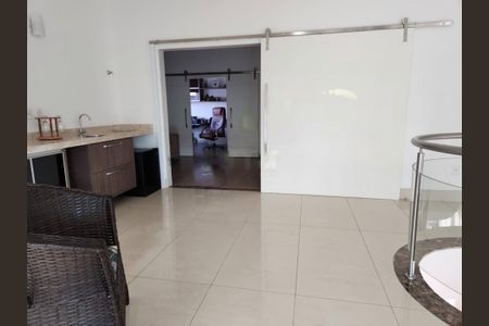 Casa à venda com 260m², 4 quartos e 4 vagas
