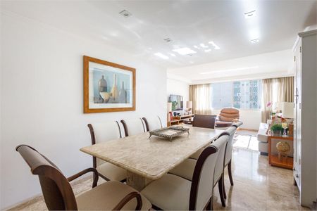 Apartamento à venda com 3 quartos, 131m² em Vila Uberabinha, São Paulo