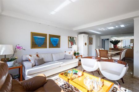 Apartamento à venda com 3 quartos, 131m² em Vila Uberabinha, São Paulo