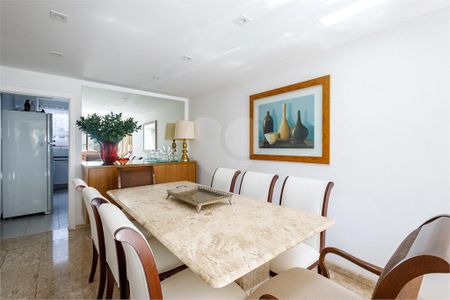 Apartamento à venda com 3 quartos, 131m² em Vila Uberabinha, São Paulo