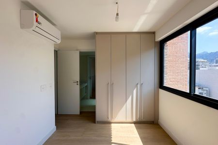 Apartamento à venda com 109m², 3 quartos e 2 vagas Apartamento à venda com 109m², 3 quartos e 2 vagasQuarto 2 - Suite
