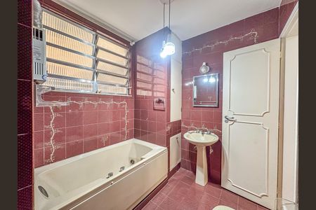 Apartamento à venda com 200m², 4 quartos e 1 vagaBanheiro da Suíte