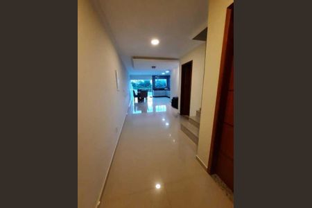 Casa à venda com 2 quartos, 150m² em Piratininga, Niterói