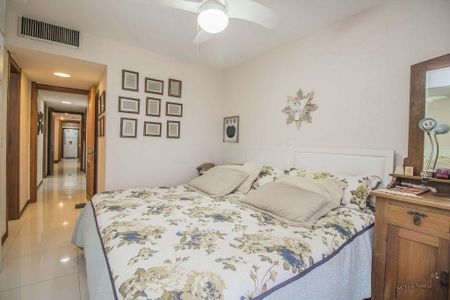 Apartamento à venda com 3 quartos, 218m² em Floresta, Porto Alegre