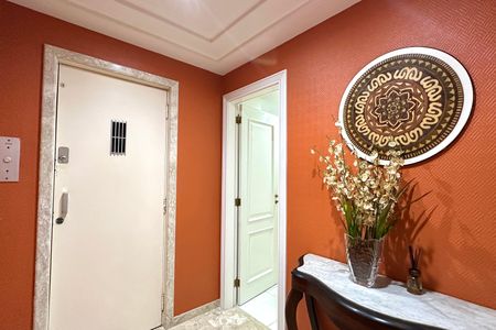 Apartamento à venda com 215m², 3 quartos e 2 vagasEntrada