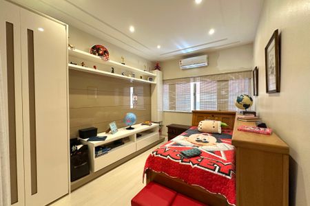 Apartamento à venda com 215m², 3 quartos e 2 vagasQuarto 02