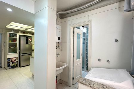 Apartamento à venda com 215m², 3 quartos e 2 vagasÁrea de Serviço