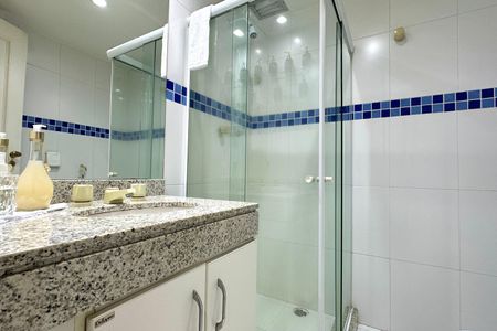 Apartamento à venda com 215m², 3 quartos e 2 vagasBanheiro Social