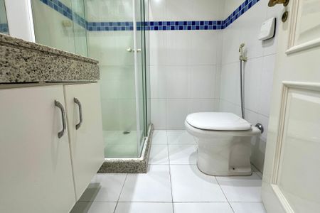 Apartamento à venda com 215m², 3 quartos e 2 vagasBanheiro Social