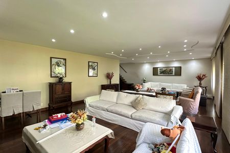 Apartamento à venda com 215m², 3 quartos e 2 vagasSala