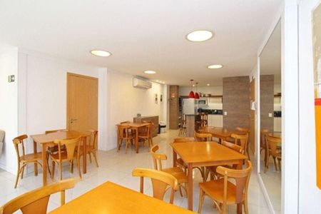 Apartamento à venda com 2 quartos, 57m² em Santa Cecília, Porto Alegre