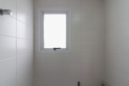 Apartamento para alugar com 116m², 4 quartos e 2 vagas Apartamento para alugar com 116m², 4 quartos e 2 vagasBanheiro de Serviço